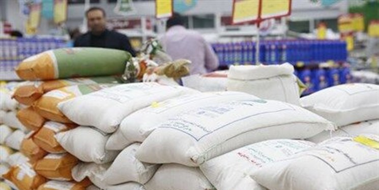 برخورد جدی با گران فروشان و متخلفان عرضه کالاهای اساسی انجام می گیرد