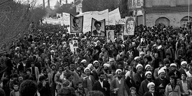شیرازی: درباره ولایت فقیه با کسی معامله نمی‌کنیم/ قیام ۱۹ دی مردم قم «مسری» بود!