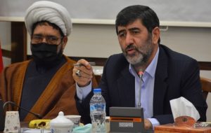 نقشه راه فرمانداران، حضور در میان مردم و تلاش برای رفع مشکلات آنان باشد