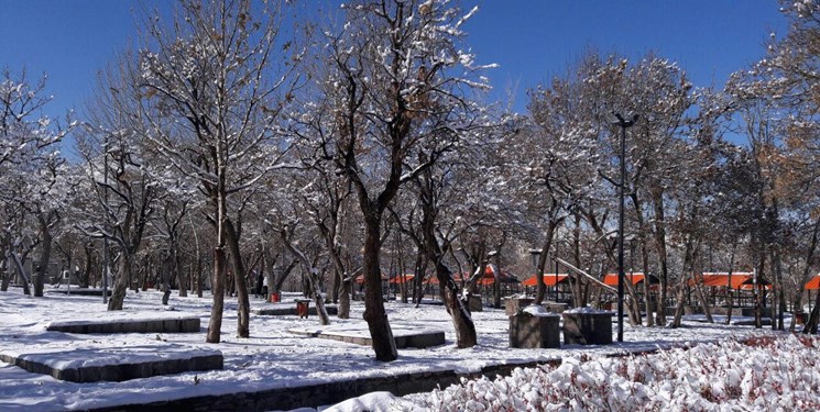 سرما و یخبندان در ۲۴ مرکز استان/ آلودگی هوا در ۳ کلان‌شهر‌