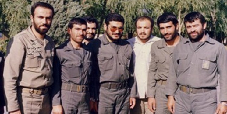 این فرمانده سپاه هیچ‌گاه لباس بسیجی را از تن خود در نیاورد/ توپخانه سپاه چگونه شکل گرفت؟