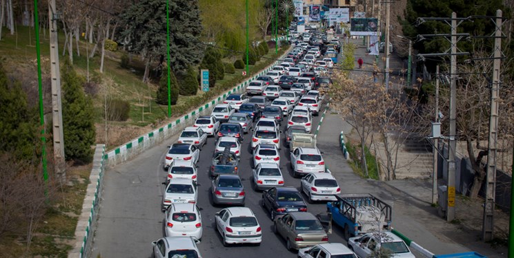 ترافیک سنگین در ۲ محور‌ منتهی به پایتخت و باران در برخی جاده‌ها‌