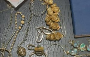 دستگیری سارق طلا و جواهرات ۱۰ میلیاردی در ملکان
