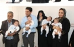 اهدای یک واحد مسکونی رایگان به خانواده چهارقلوها در شهر جدید سهند