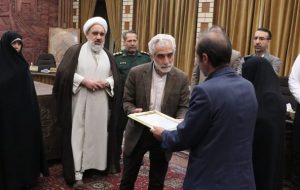 تجلیل از خانواده سرباز تبریزی که جان ۴ نفر را نجات داد تجلیل از خانواده سرباز تبریزی که جان ۴ نفر را نجات داد