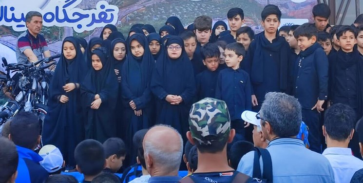 ۲سرود مذهبی با همخوانی ۱۵۰ نونهال و نوجوان تولید شد/ نوای «ای مهربان حسین» و «غم‌لی اؤرک‌لر» در سوگ سیدالشهدا (ع)
