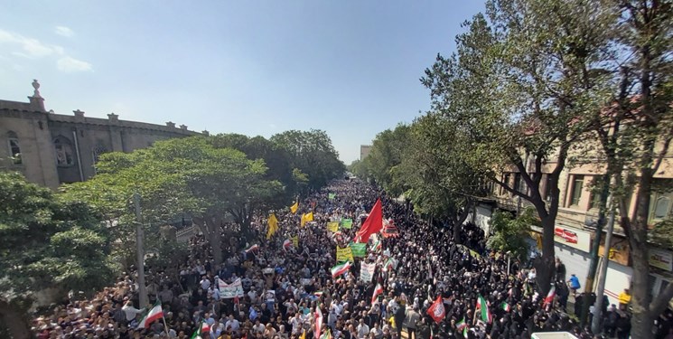 کفن‌پوشان تبریز: بیزاؤلماغا حاضیروخ، خامنه‌ای سربازیوخ/ فدائیان رهبری در تبریز حماسه بیعت آفریدند
