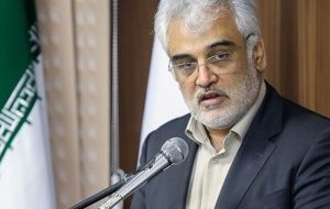 رئیس دانشگاه آزاد: دانشجویان فنی از صنایع احساس دوری می کنند/ تربیت نیروهای خلاق نیاز اصلی آینده کشور است
