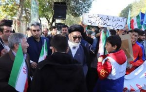 حاشیه های راهپیمایی ۱۳ آبان تبریز/ آژ قالاروخ، باش ایمروخ دشمنه/رهبریمی ساتماروخ اهریمنه حاشیه های راهپیمایی ۱۳ آبان تبریز/ آژ قالاروخ، باش ایمروخ دشمنه/رهبریمی ساتماروخ اهریمنه