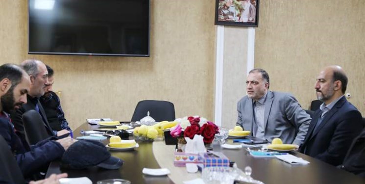 نمایش ۱۰۰ اثر از ۶۰ هنرمند تجسمی شاهد و ایثارگر غرب و شمال‌غرب کشور در تبریز