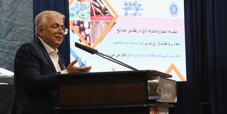 عمده موانع بخش صادرات ریشه در مشکلات داخلی دارد/ سنگ‌اندازی برخی برای ناراضی کردن مردم