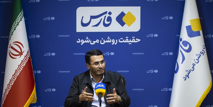 جنبش دانشجویی در کنار نگاه انتقادی راهکار ارائه دهد/ متفکرآزاد: از ایده های بدنه دانشجویی در مجلس استقبال می کنیم
