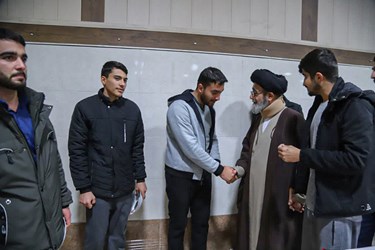 حضور نماینده ولی فقیه در خوابگاه دانشجویان تبریز حضور نماینده ولی فقیه در خوابگاه دانشجویان تبریز