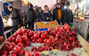 بازار تبریز در آستانه شب یلدا