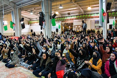 شهدای گمنام بر دوش دختران دهه هشتادی مَرَند