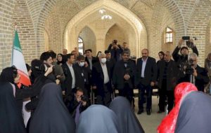وزیر میراثفرهنگی در بقعه شیخ محمود شبستری وزیر میراثفرهنگی در بقعه شیخ محمود شبستری
