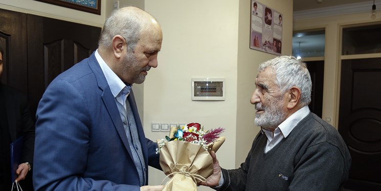 پدران شهدا مصداق پدران آسمانی هستند پدران شهدا مصداق پدران آسمانی هستند