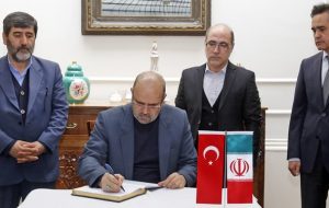 حضور استاندار آذربایجان‌شرقی در کنسولگری ترکیه / آمادگی برای تامین نیازهای دارویی مناطق زلزله‌زده