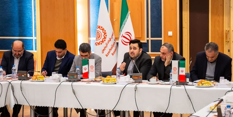 تصمیم مدیران وزارتخانه نباید پشت درهای بسته گرفته شود/میزان فروش فولاد آذربایجان ۱٫۳ برابر فولاد مبارکه