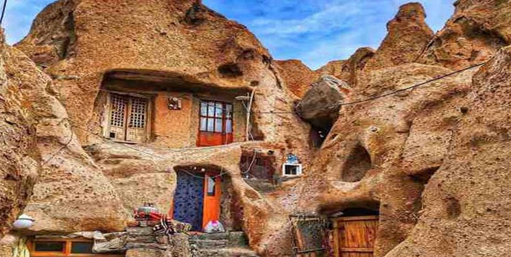 کندوان، تنها روستای زنده صخره‌ای جهان/ از دالان‌های زیرزمینی تا آپارتمان‌های صخره‌ای