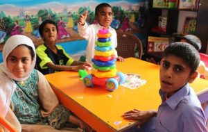 فعالیت ۱۱۰ مرکز روزانه و توانبخشی اختلال طیف اتیسم در کشور/ ارائه خدمات به ۴۲۶۴ کودک با اختلال طیف اُتیسم فعالیت ۱۱۰ مرکز روزانه و توانبخشی اختلال طیف اتیسم در کشور/ ارائه خدمات به ۴۲۶۴ کودک با اختلال طیف اُتیسم