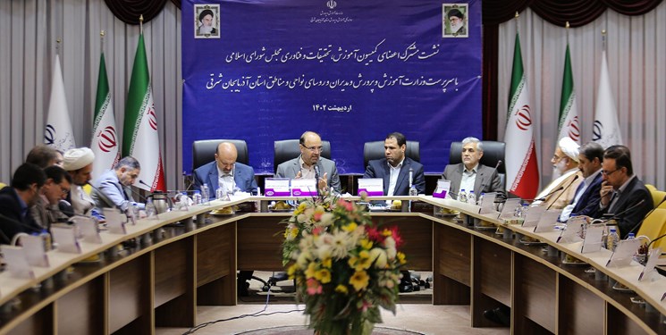 ۳۷۰ مدرسه کانکسی در آذربایجانشرقی/ علل افزایش بیسوادی در استان ۳۷۰ مدرسه کانکسی در آذربایجانشرقی/ علل افزایش بیسوادی در استان