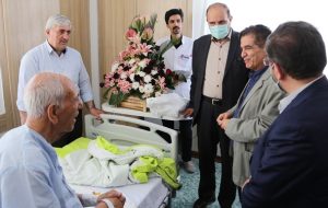 فیلم| عیادت استاندار آذربایجان شرقی از مردانی آذر، مرد نیکی‌ها