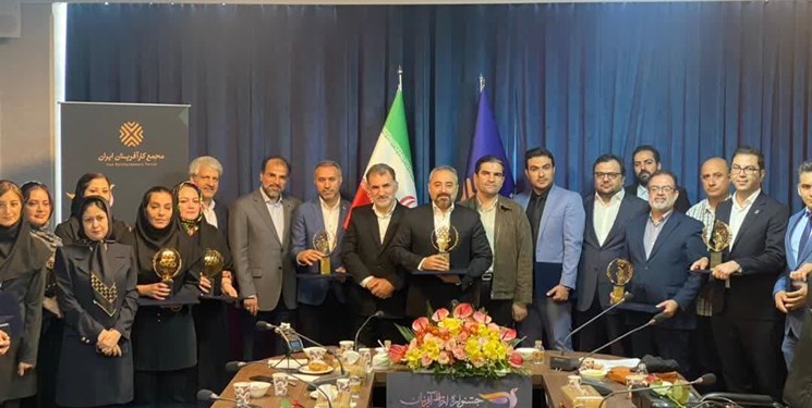 بحران اعتماد مخاطب، معضل اصلی حوزه رسانه/ خبرنگار فارس برگزیده سیمین جشنواره ارتباط آفرینان شد