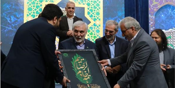 تجلیل از سال ها خدمات هنری و تربیتی استاد مهدی لزیری تجلیل از سال ها خدمات هنری و تربیتی استاد مهدی لزیری