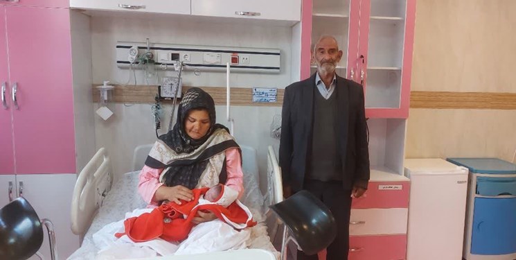 واکنش پیرمرد ۷۸ مراغهای بعد از تولد چهاردهمین فرزندش+ عکس واکنش پیرمرد ۷۸ مراغهای بعد از تولد چهاردهمین فرزندش+ عکس