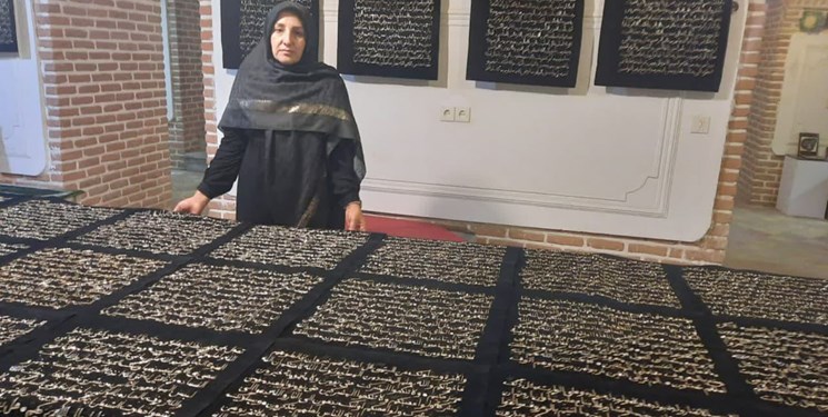 رونمایی از آیات قرآنی سرمه‌دوزی شده توسط هنرمند تبریزی+ تصاویر