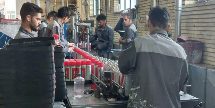 کارآفرینی با چاشنی سرسختی، معلولانی که عصای دست دیگران می شوند