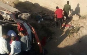 افزایش کشتههای حادثه واژگونی مینی بوس در ورزقان به ۸ نفر افزایش کشتههای حادثه واژگونی مینی بوس در ورزقان به ۸ نفر