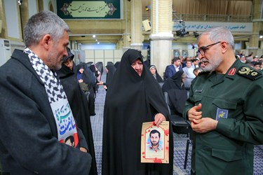 دیدار اعضای کنگره شهدای آذربایجان شرقی با رهبر انقلاب