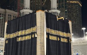 پرده جدید کعبه نصب شد +عکس