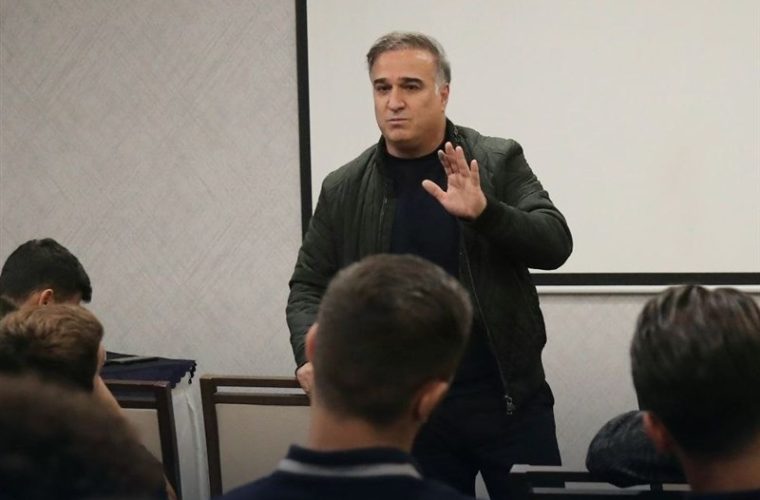 دین محمدی رسماً سرمربی پیکان شد