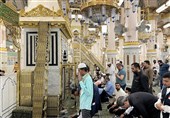 گلایه زائران از عدم امکان تشرف به روضه رضوان حرم پیامبر(ص) گلایه زائران از عدم امکان تشرف به روضه رضوان حرم پیامبر(ص)