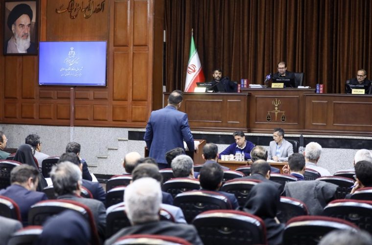 کسی حق ممانعت از حضور خبرنگاران در دادگاه چای دبش را ندارد! کسی حق ممانعت از حضور خبرنگاران در دادگاه چای دبش را ندارد!