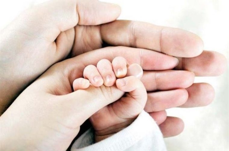 میانگین سن مادران در اولین فرزندآوری 27 سال است