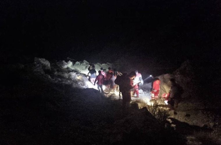 نجات جان 3 کوهنورد در کوه های قله بیرمی توسط نجاتگران بوشهر