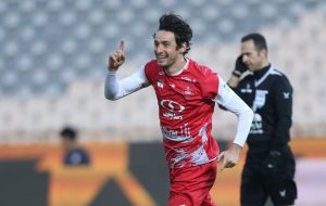 عاشق هواداران پرسپولیس هستم/ با بیرانوند شوخی دارم