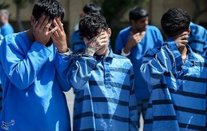 انهدام باند ثبت سیم کارت های رُند/ مدارک هویتی جعلی بود