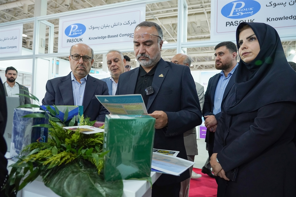 بازدید معاون فرهنگی،اجتماعی و گردشکری دبیرخانه شورایعالی مناطق آزاد از غرفه ارس نمایشگاه ایران زیرساخت بازدید معاون فرهنگی،اجتماعی و گردشکری دبیرخانه شورایعالی مناطق آزاد از غرفه ارس نمایشگاه ایران زیرساخت