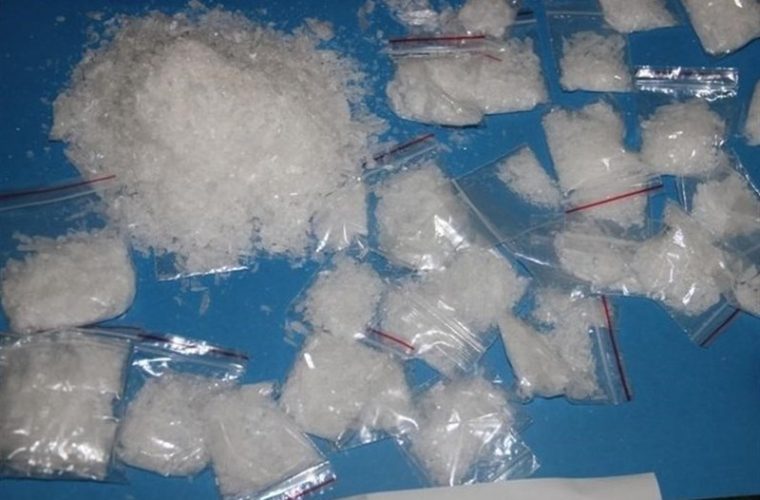 کشف 140 گرم شیشه از زن مواد فروش در جنوب پایتخت