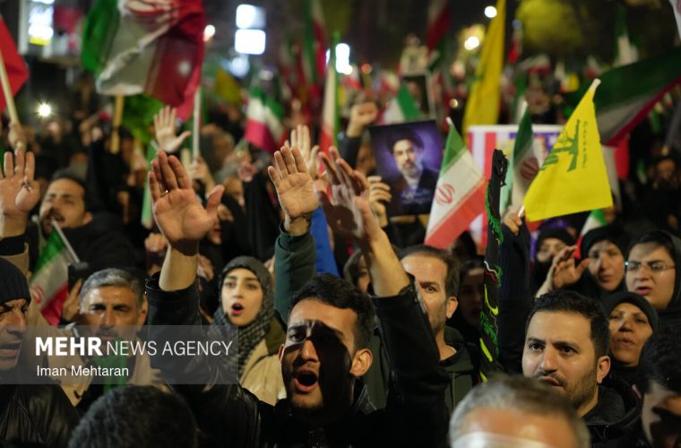 همخوانی دعای فرج در اجتماع شبانه مردم کرمانشاه – پایگاه خبری تبریز یازار | اخبار ایران و جهان همخوانی دعای فرج در اجتماع شبانه مردم کرمانشاه – پایگاه خبری تبریز یازار | اخبار ایران و جهان