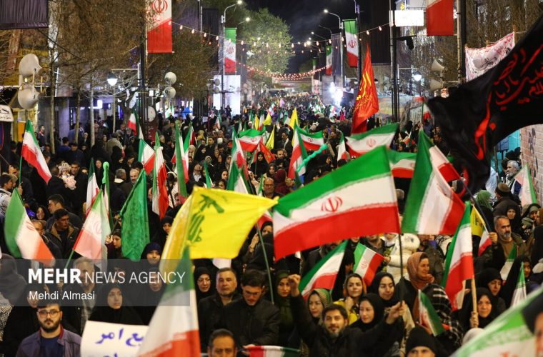 زنجانیها همچنان پای کار نظام مقدس جمهوری اسلامی ایران زنجانیها همچنان پای کار نظام مقدس جمهوری اسلامی ایران