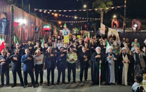 آستارا در شب ۱۲۲؛ مردم همچنان در میدان حضور دارند – پایگاه خبری تبریز یازار | اخبار ایران و جهان آستارا در شب ۱۲۲؛ مردم همچنان در میدان حضور دارند – پایگاه خبری تبریز یازار | اخبار ایران و جهان