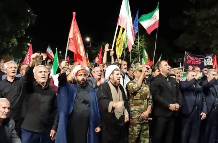 نمایش اقتدار و استقامت مردم سلماس در شب ۱۳۴ حضور – پایگاه خبری تبریز یازار | اخبار ایران و جهان نمایش اقتدار و استقامت مردم سلماس در شب ۱۳۴ حضور – پایگاه خبری تبریز یازار | اخبار ایران و جهان