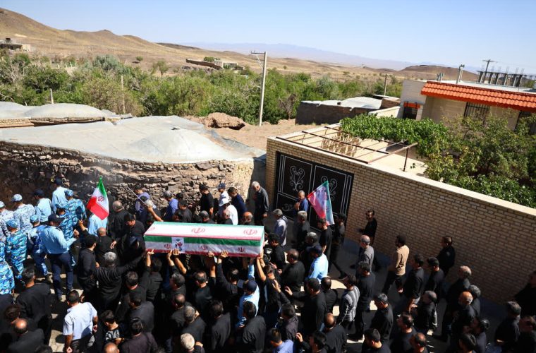 پیکر شهید «احمد رضایی کمالآباد» در نائین تشییع شد – پایگاه خبری تبریز یازار | اخبار ایران و جهان پیکر شهید «احمد رضایی کمالآباد» در نائین تشییع شد – پایگاه خبری تبریز یازار | اخبار ایران و جهان