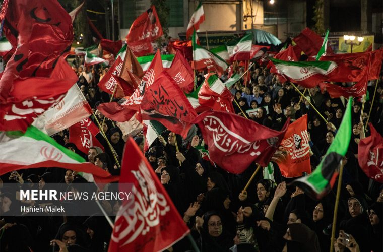 سخنان شیوا و زینب گونه مادر شهید محسن نجاتی – پایگاه خبری تبریز یازار | اخبار ایران و جهان سخنان شیوا و زینب گونه مادر شهید محسن نجاتی – پایگاه خبری تبریز یازار | اخبار ایران و جهان